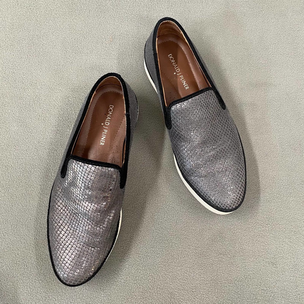 DONALD PLINER Slip On Comfort Sneakers Faux Snake Skin Pattern in Gray/Black 8